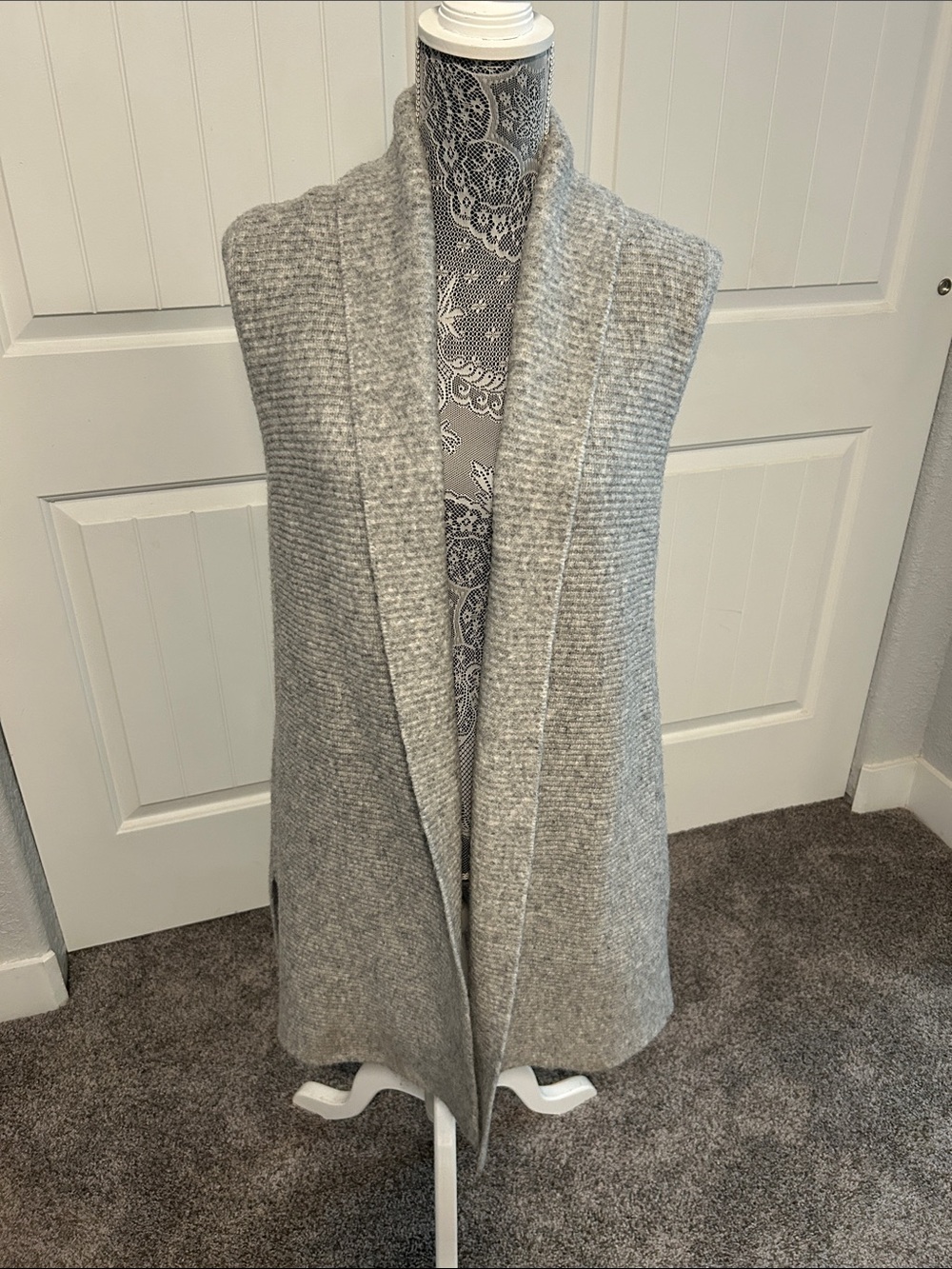 Mario Serrani Light Gray Knit Open Front Women's Sweater Vest M
